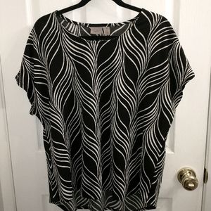 Chico's black and white pattern blouse